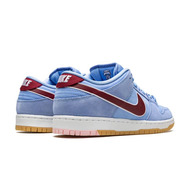 Nike SB Dunk Low - Philadelphia Phillies